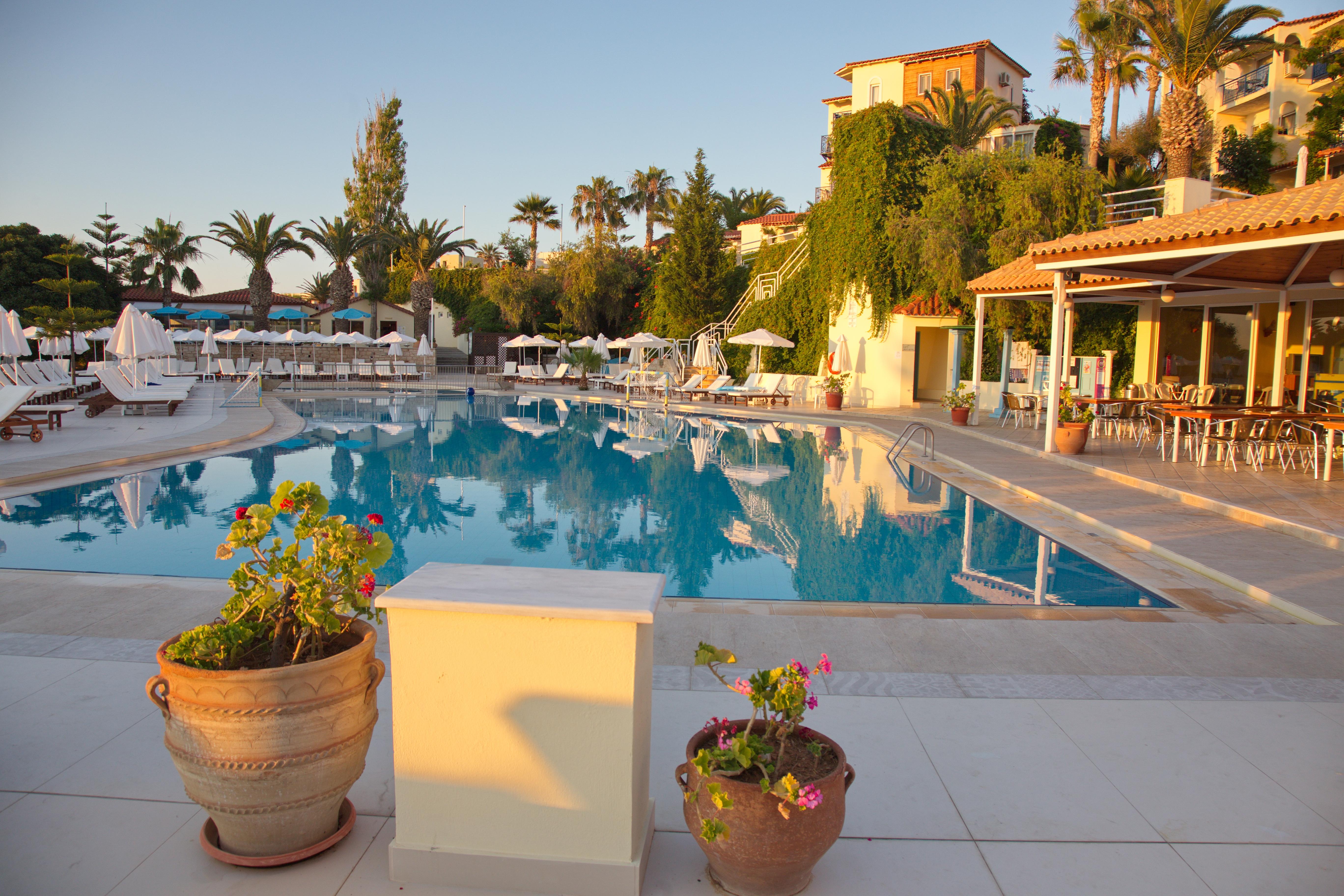 Rethymno Mare & Water Park Hotel สกาเลตา ภายนอก รูปภาพ