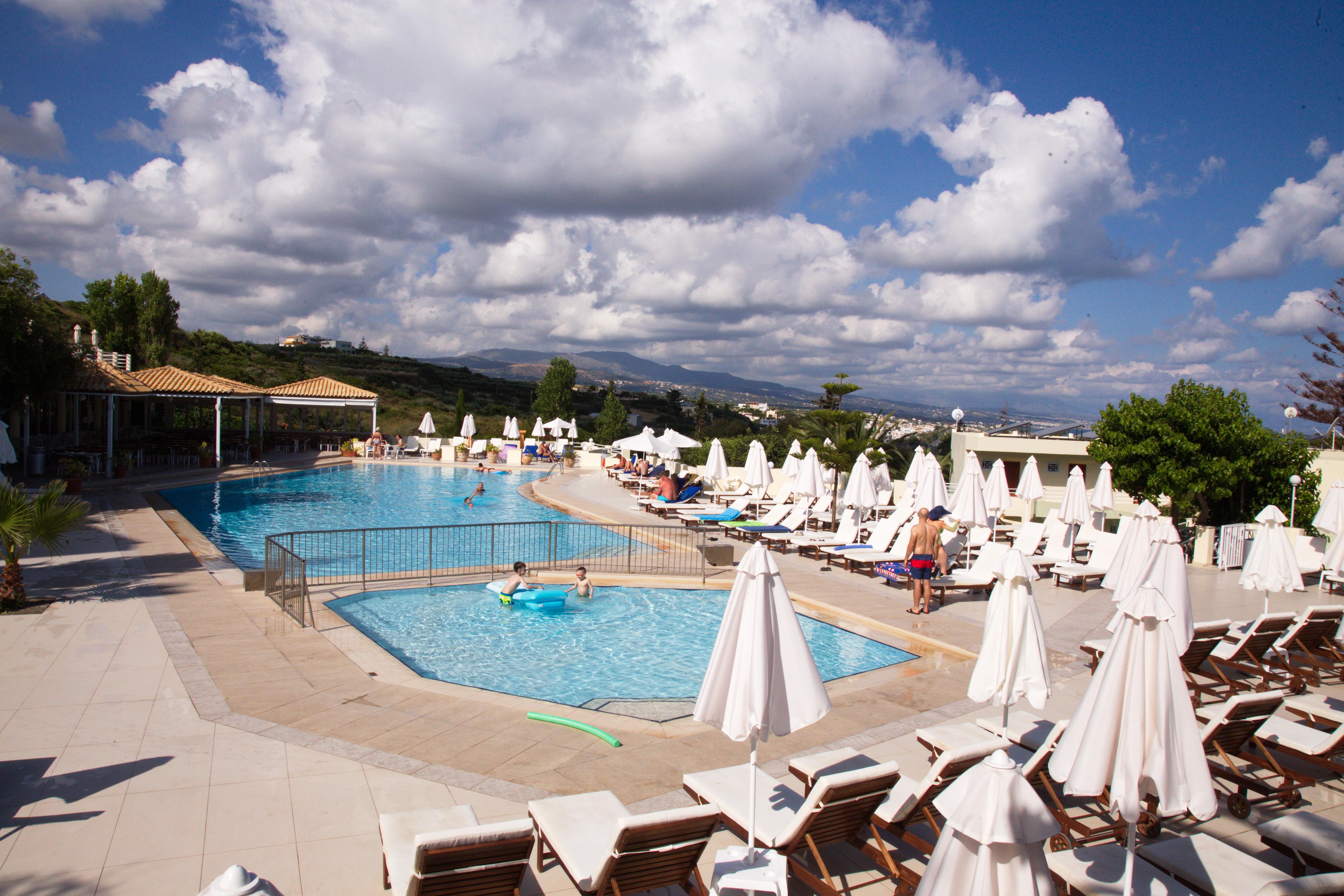 Rethymno Mare & Water Park Hotel สกาเลตา ภายนอก รูปภาพ