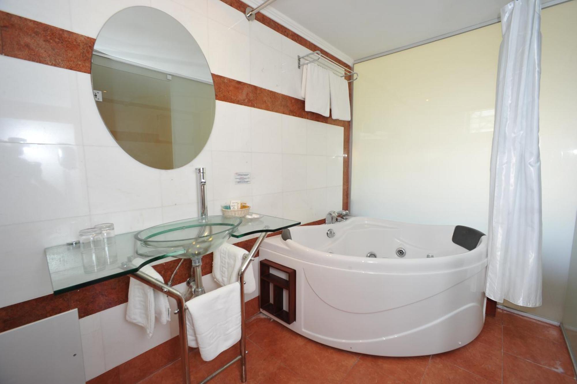 Rethymno Mare & Water Park Hotel สกาเลตา ภายนอก รูปภาพ